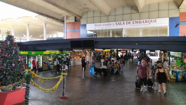 imagem mostra a localização da Sala de Embarque no 2º andar do terminal, onde ficava a sala VIP da empresa Planalto