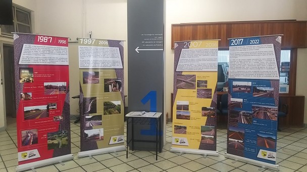 Exposição Daer 85 anos instalada na Escola de Engenharia da UFRGS