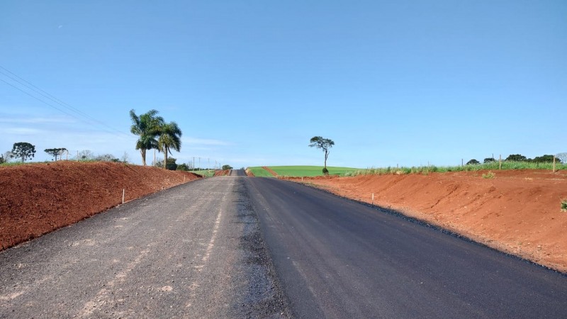Obras de pavimentação ERs-477, acesso municipal Centenário.