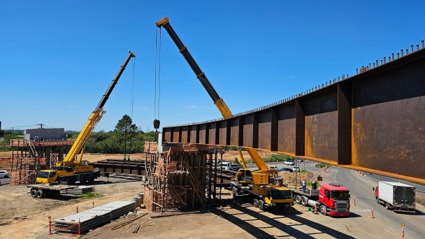 Viaduto integra um conjunto de obras que inclui a construção de uma trincheira no acesso ao Distrito Industrial