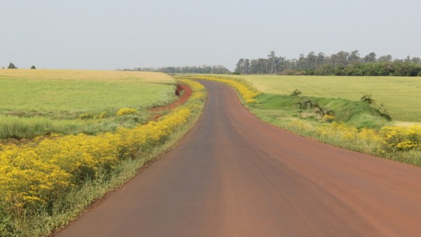 Acesso ao munic&iacute;pio de Senador Salgado Filho est&aacute; com 80% da pavimenta&ccedil;&atilde;o conclu&iacute;da
