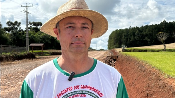 A foto mostra o agricultor Cleber Minuzzi, de Lagoão.